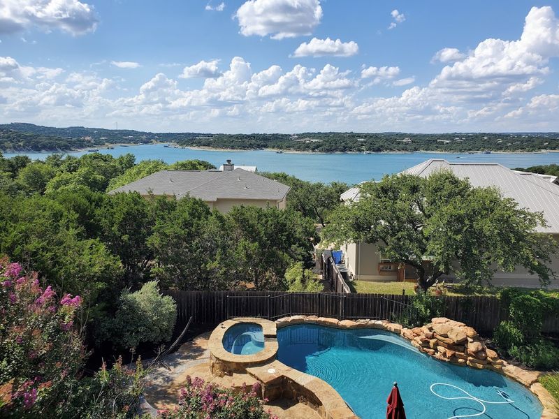 Lago Vista (Lake Travis)