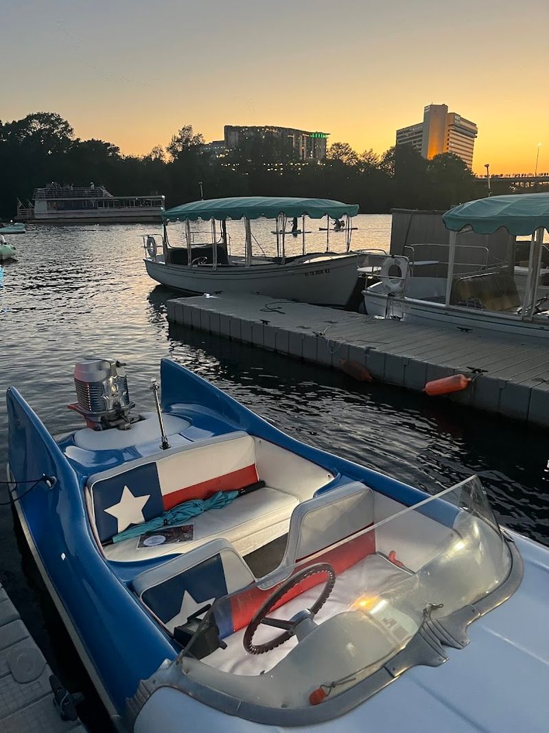 Operating Hours and Best Times