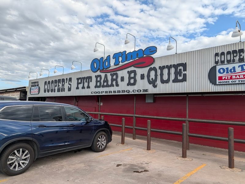 Cooper&rsquo;s Old Time Pit Bar-B-Que (Llano)