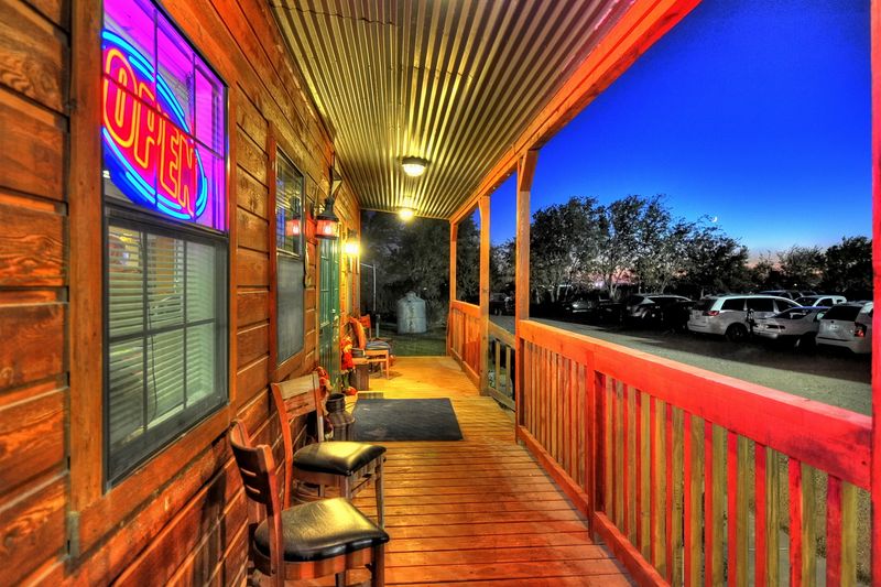 Plan Your Visit: Hours, Deals, Tips