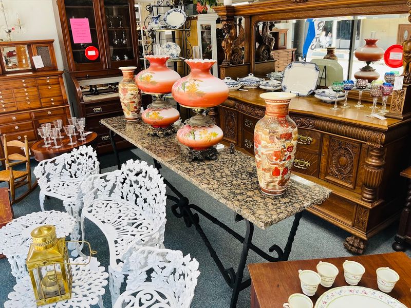 The Perfect Stop For Antique Lovers And Casual Browsers