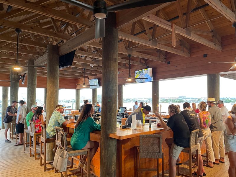 Service That Handles Crowds Without Losing Its Cool