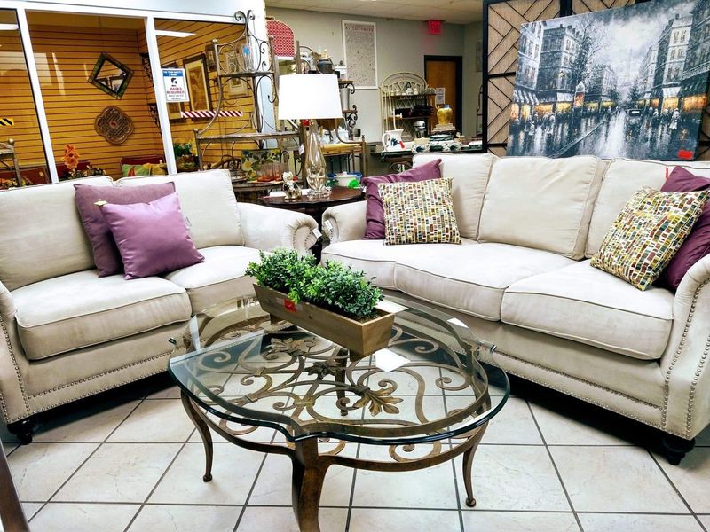 Furniture Rooms That Look Ready for Move-In Day
