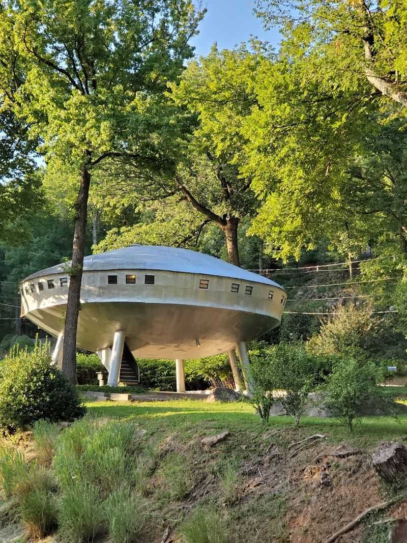 The Flying Saucer House Is One of Tennessee's Strangest Homes