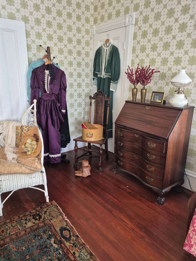 Inside the Time Capsule: Period Furnishings and Artifacts