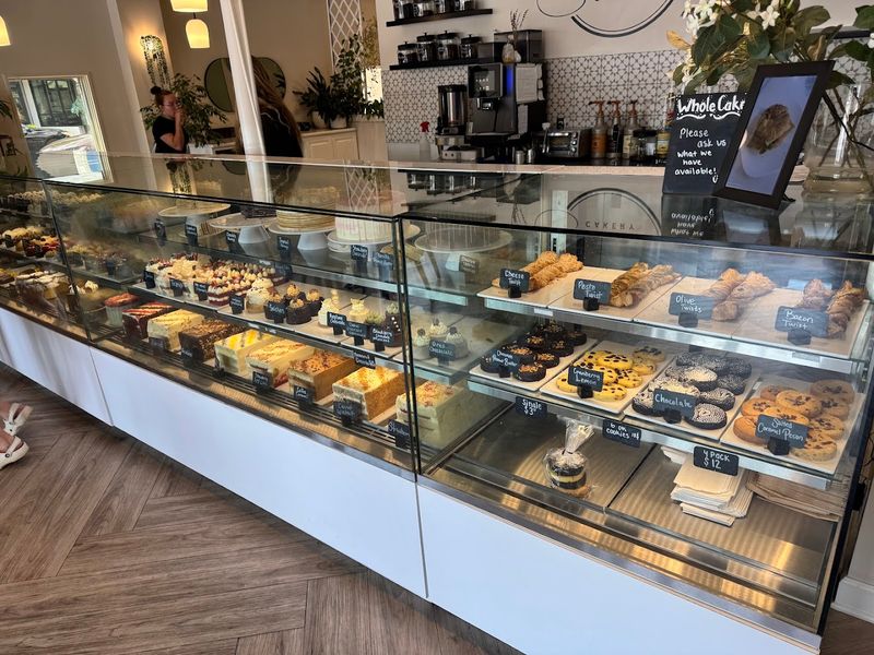 The Artisan Cakery — Knoxville