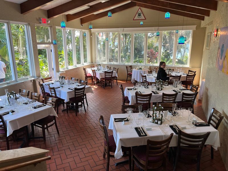 Enzo's on the Lake (Longwood)
