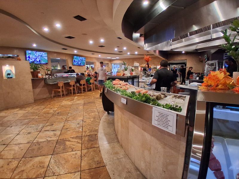 Sushi Bar That Steals the Show