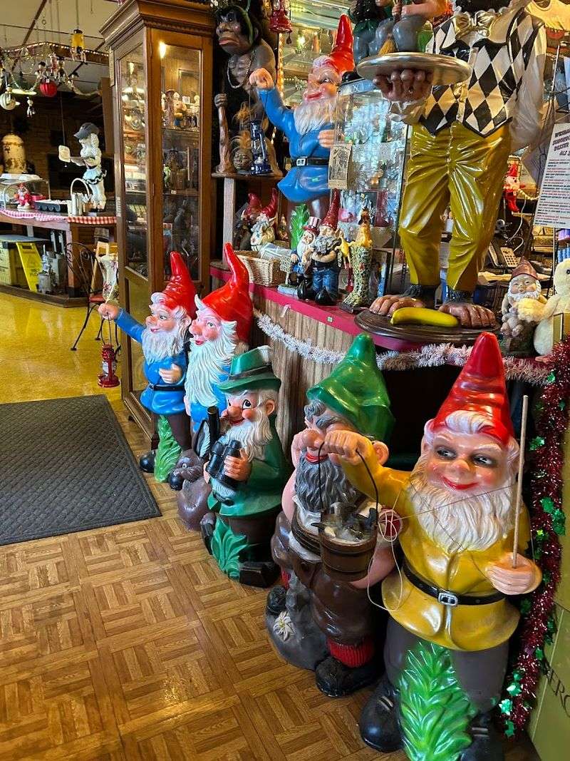 The wonderfully over-the-top gnome-filled atmosphere