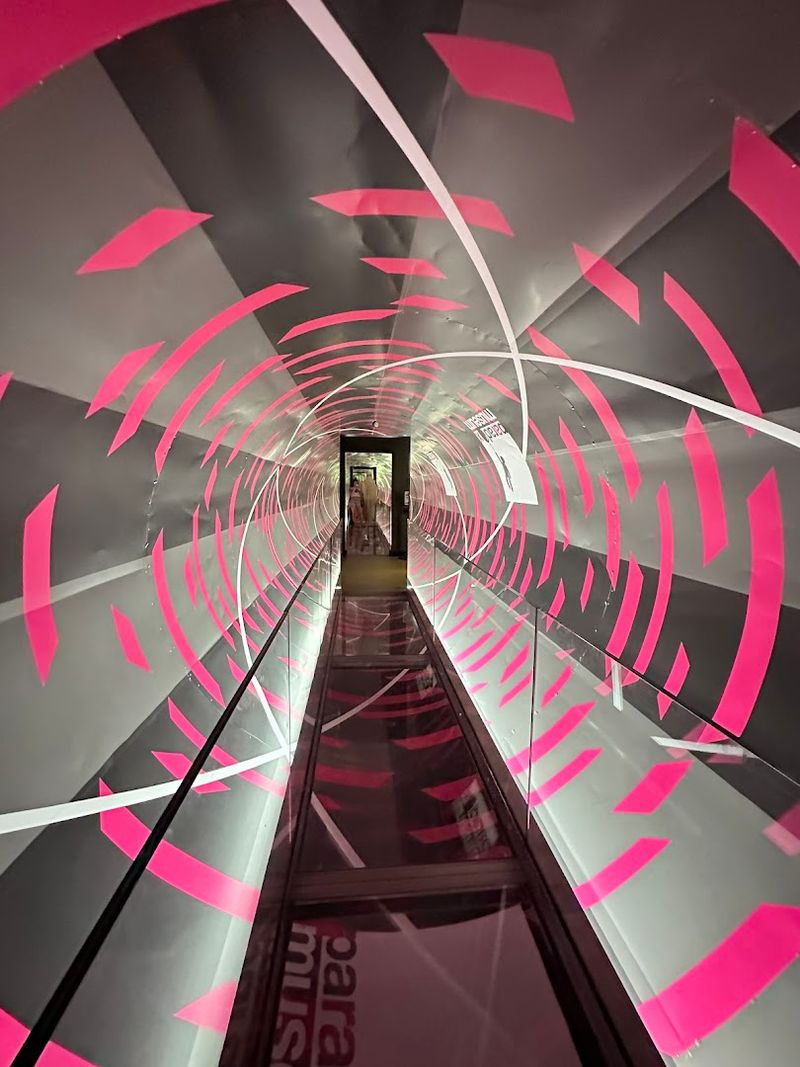 Vortex Tunnel - Walking Through A Spinning World