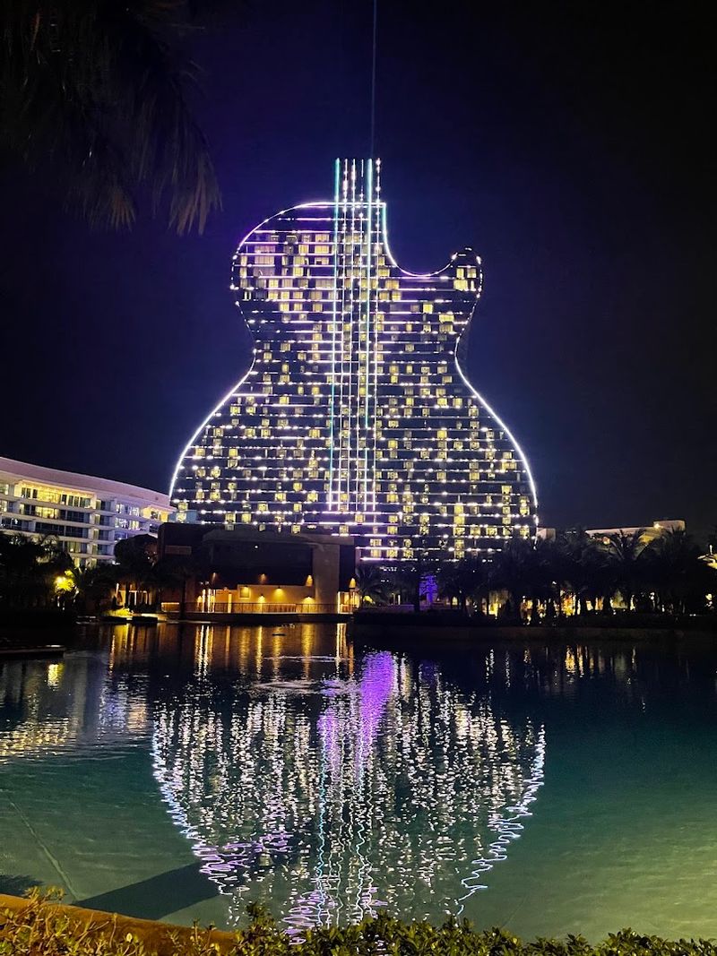 The Guitar Hotel (Hollywood)