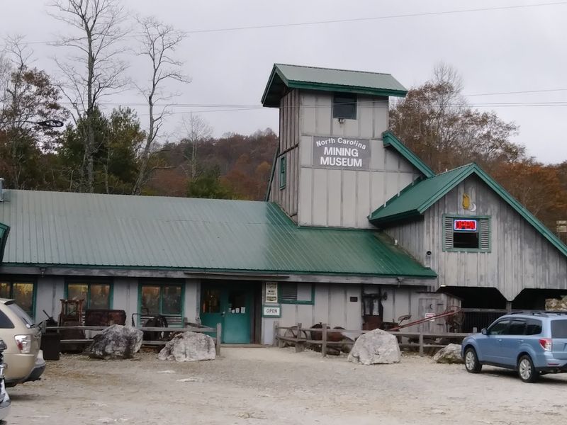 Shops, Services, and On-Site Jewelers