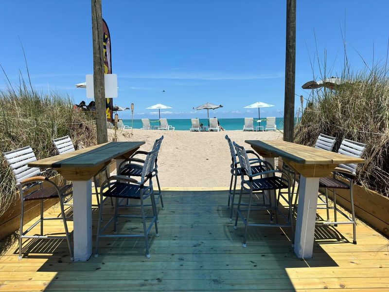Island Beach Bar and Restaurant (Fort Pierce)