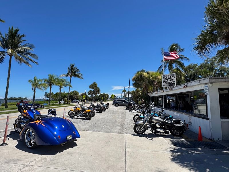 Riverside Location with Genuine Old Florida Charm