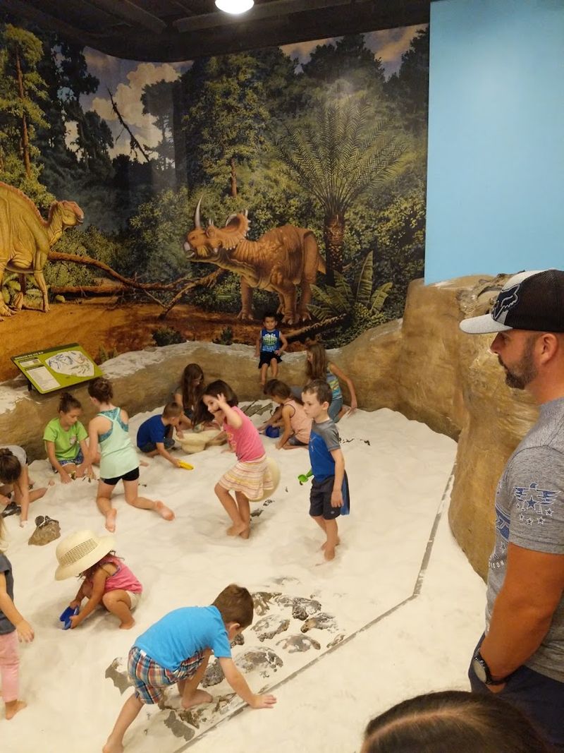 Why kids of different ages stay busy for hours