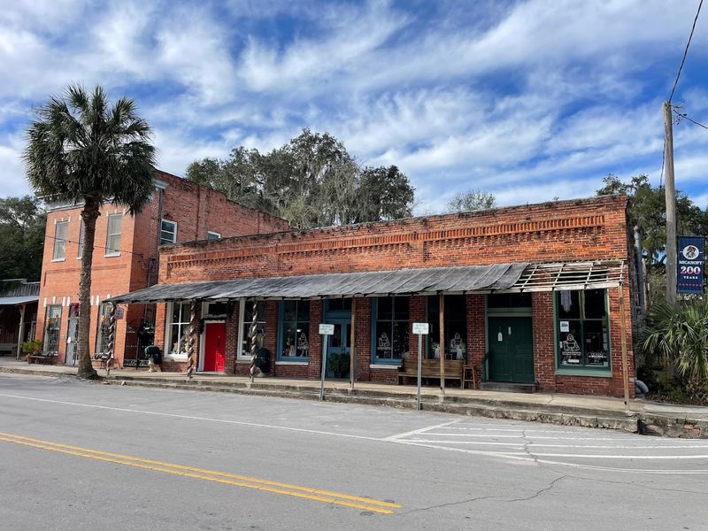 Cholokka Boulevard Antique Row