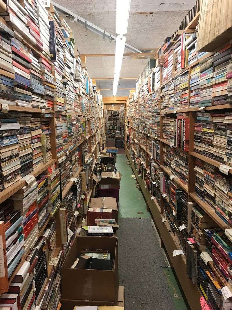 Chamblin Bookmine (Jacksonville)