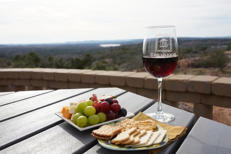 Jaw-Dropping Dual Lake Views That Rival Any Highland Loch