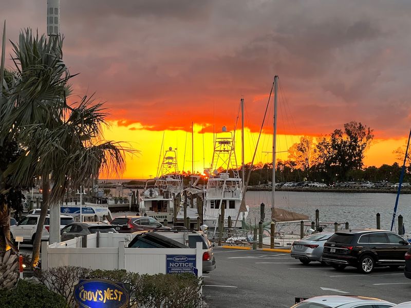The Crow's Nest Restaurant & Marina (Venice)