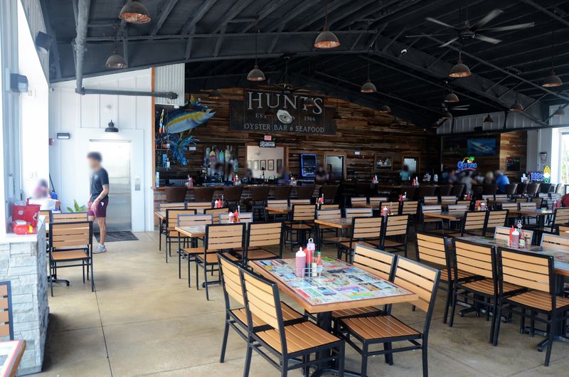 Hunt's Oyster Bar & Seafood Restaurant (Panama City)