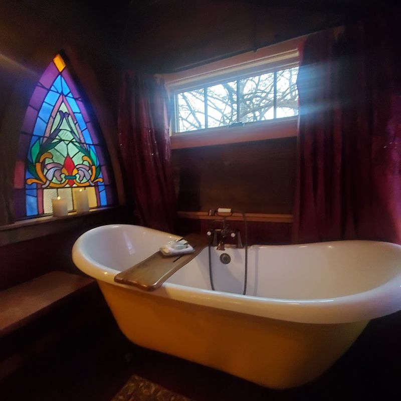 Luxurious Amenities That Redefine Glamping