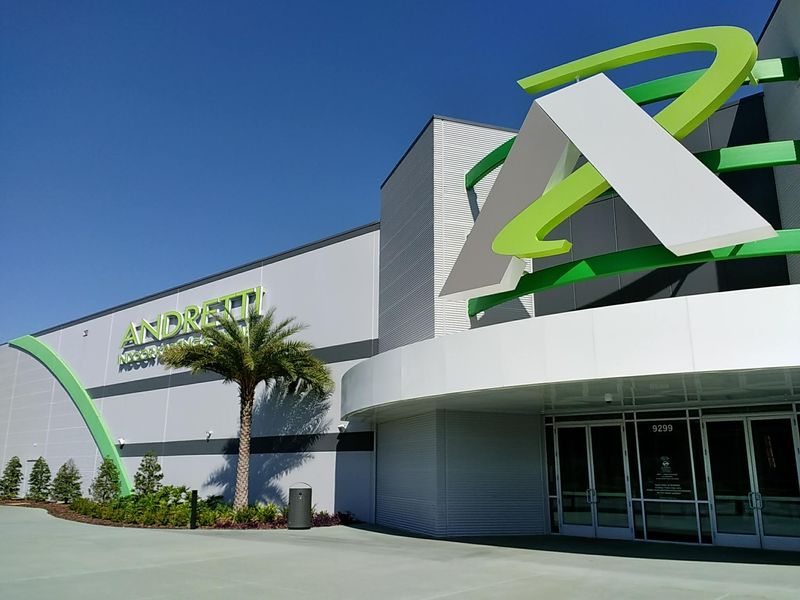 Planning Tips: Hours, Pricing, and Peak Times