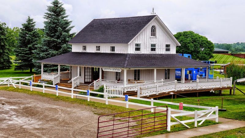 Domino&rsquo;s Farms Petting Farm (Ann Arbor)