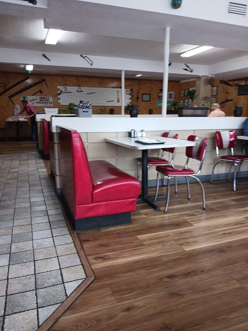 Old-School Diner Atmosphere with Heart