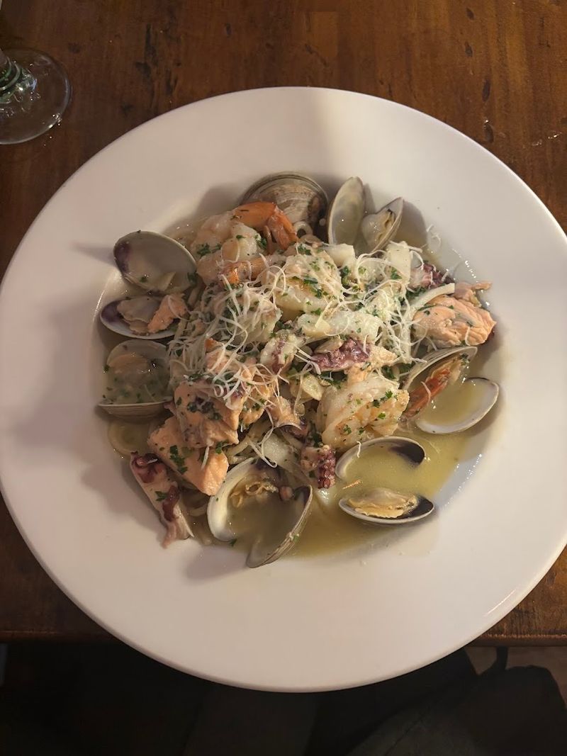 Linguini alle Vongole That Tastes Like the Italian Coast