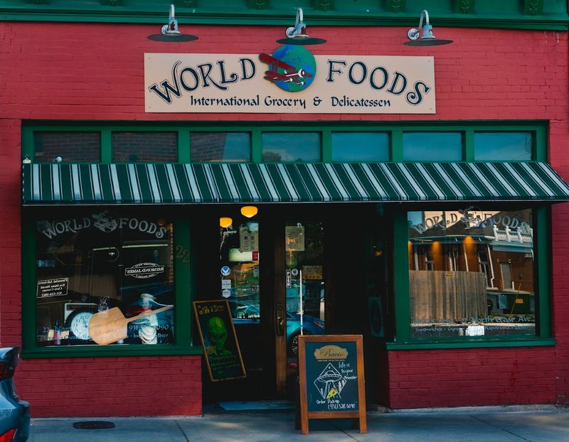 World Foods International Deli & Pizzeria — Cookeville