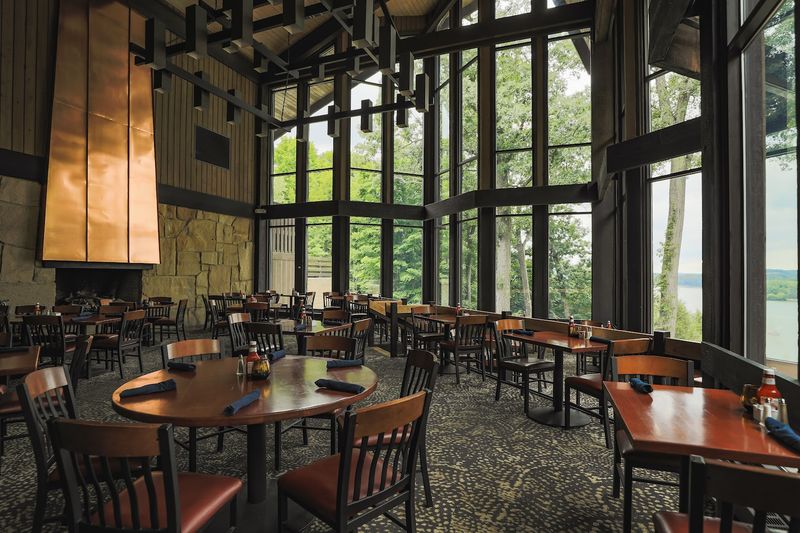 Bromfield&rsquo;s Dining Room (Mohican Lodge)
