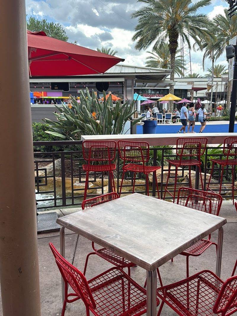 The Waterfront Seating That Makes Orlando Feel Less Hectic