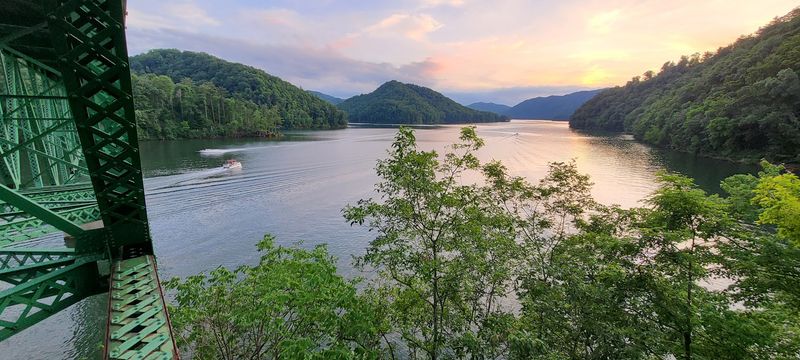 How To Spend the Perfect Day at Watauga Lake