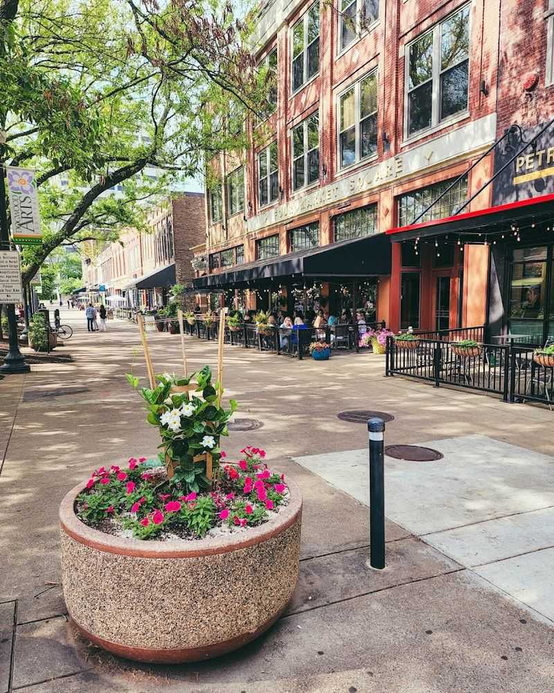 Knoxville Might Be Tennessee's Dreamiest Town For Book Lovers