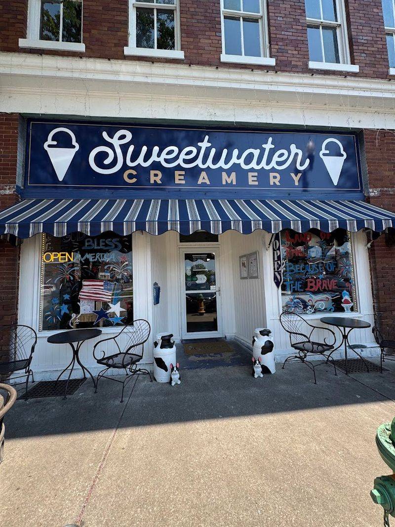A small-town ice cream stop that earns the drive
