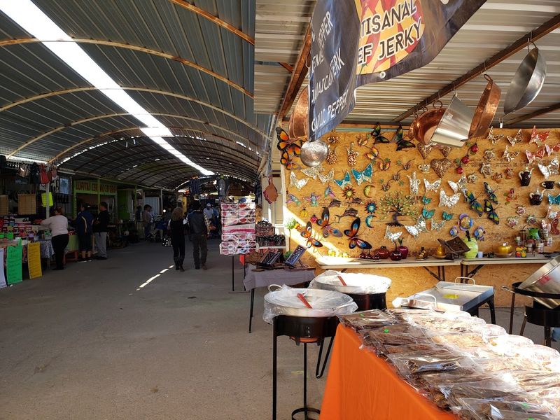 Border Location Brings Unique Merchandise Mix