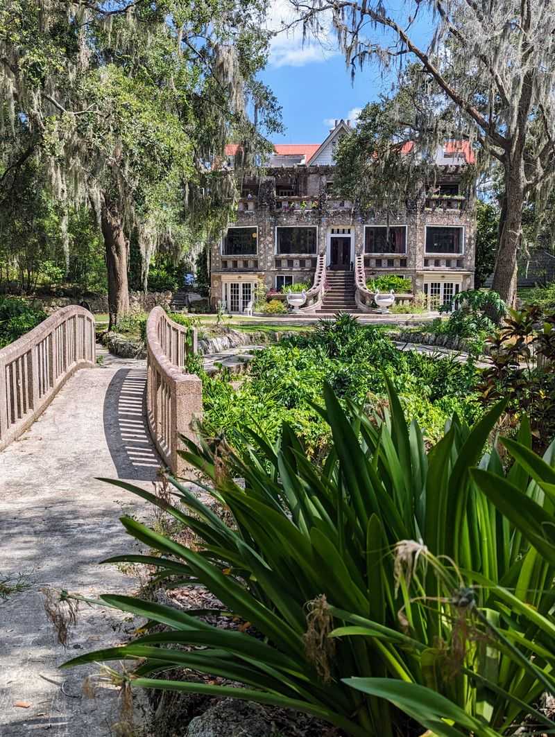 Why Architecture and History Lovers Are Drawn Here