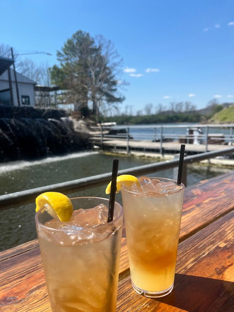 Drinks and Sunday brunch make it even more tempting