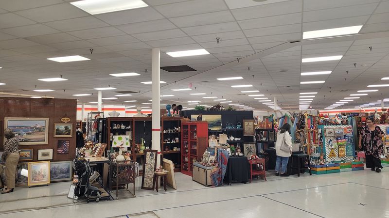 Florida's Antique Mall (Inverness)
