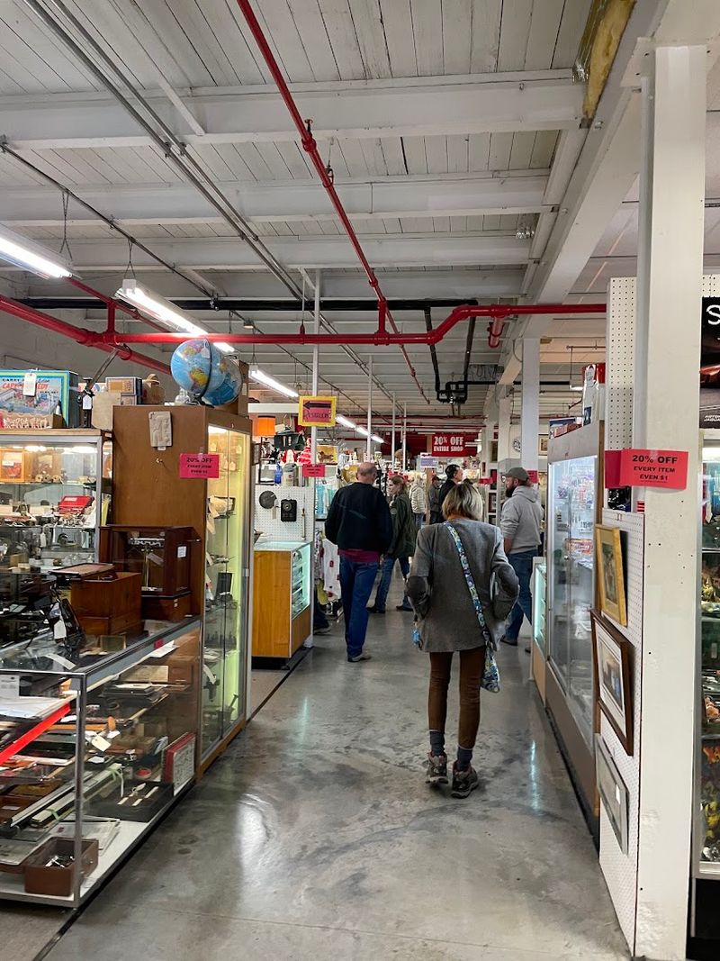 First Impressions And Atmosphere