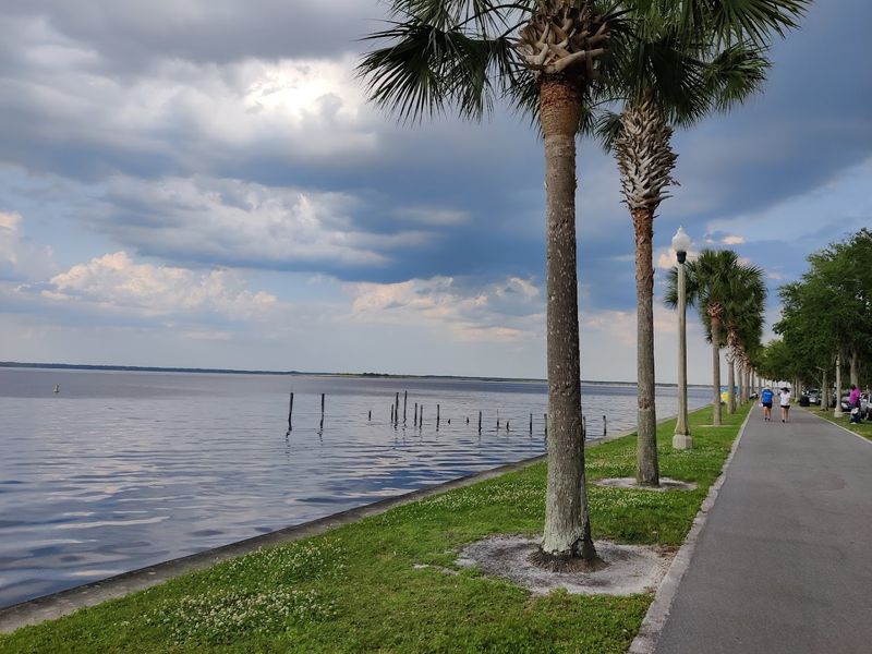 Sanford RiverWalk (Sanford)
