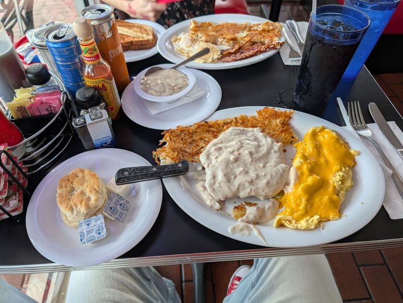 Biscuits and Gravy That'll Make You Weep