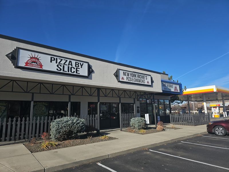 New York Richie&rsquo;s Pizza and Sandwiches (Garden City)