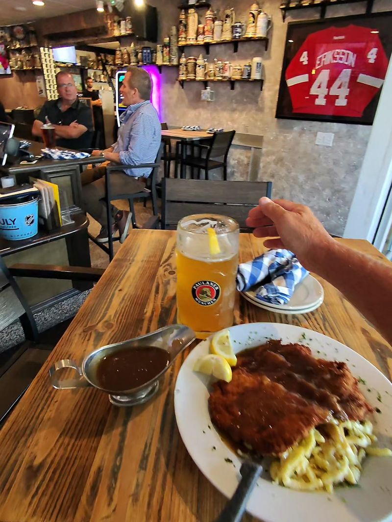 Checkers Old Munchen (Pompano Beach)