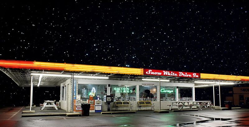 Snow-White Drive-In, Lebanon