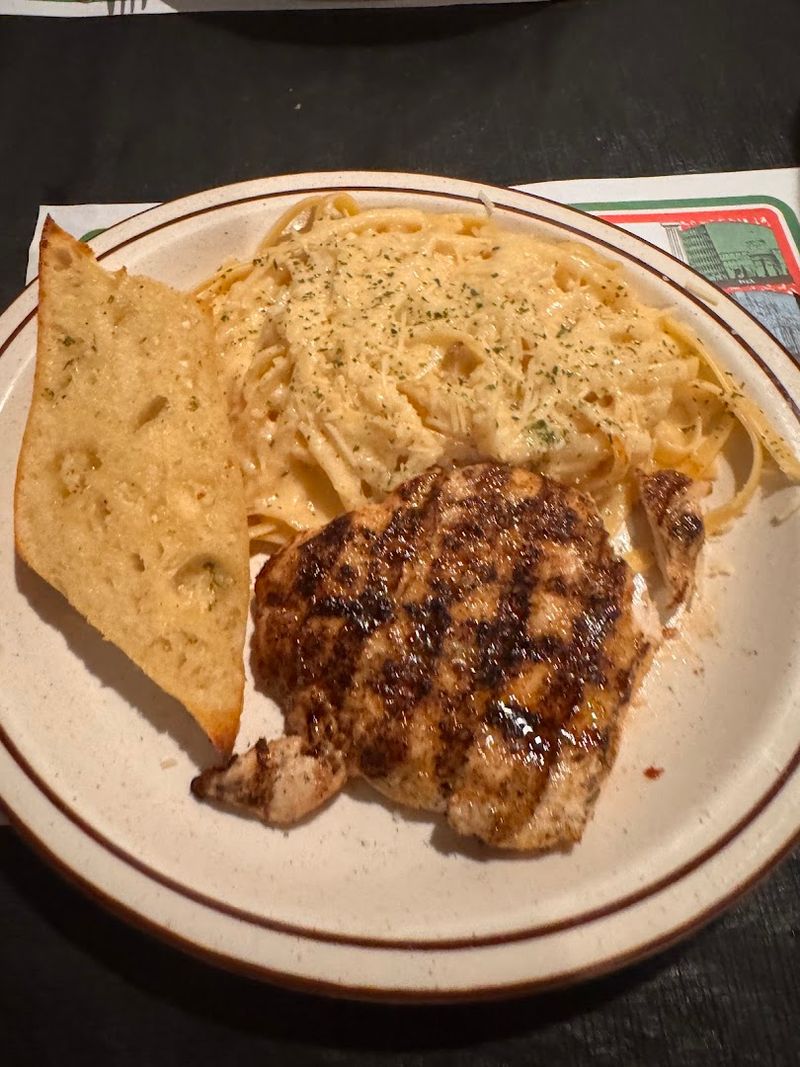 Fettuccine Alfredo That Feels Like a Warm Hug
