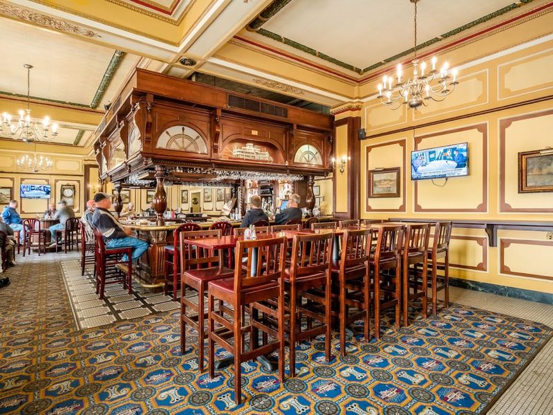 Riverfront Bar & Grill, Marietta