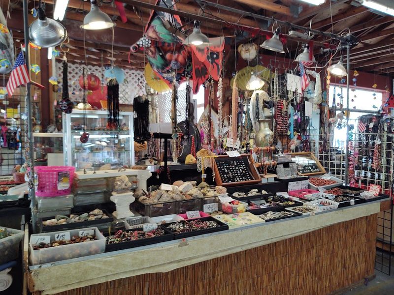 Collectibles, Crafts & Hidden Gems