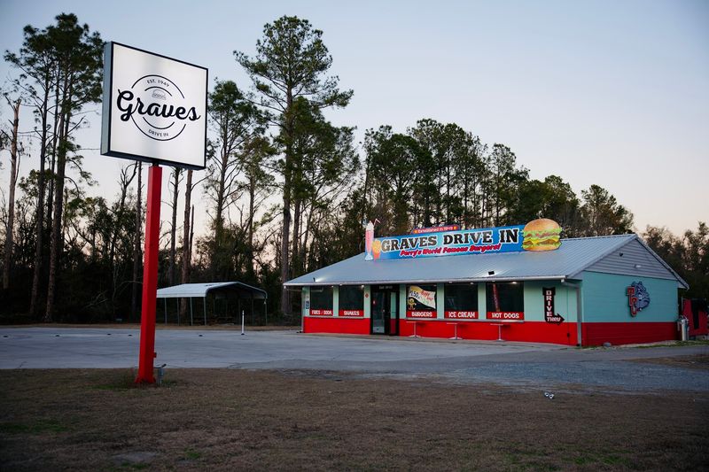 Graves Drive-In (Perry)