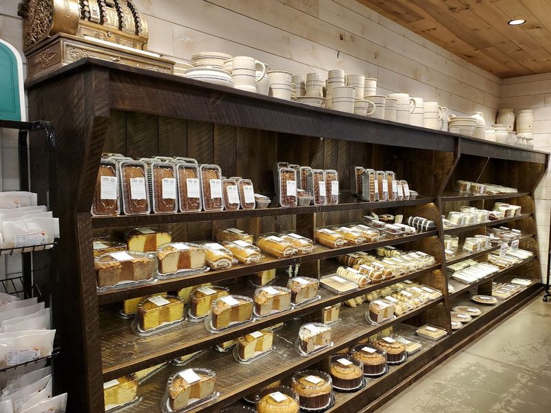 What You'll Find Inside the Bakery, Deli, and Shelves of This Beloved Market